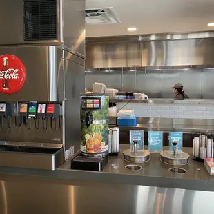 Fountain drinks, tea and sauces