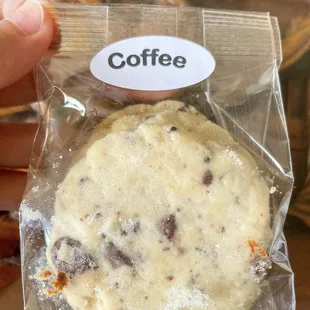 Coffee flavor contains chocolate! So good! I inhaled these 3 cookies and wish I got more