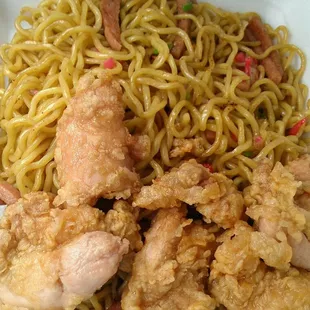Fried noodles with garlic chicken!...$7.50 first time here...