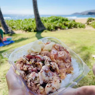 Spicy Ahi and Hawaiian Taco (L)