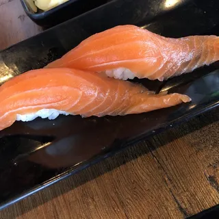 2 Pieces Salmon Sushi Nigiri