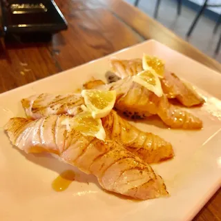 2 Pieces Lemon Salmon Sushi Nigiri
