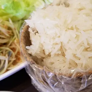 Papaya salad with sticky rice