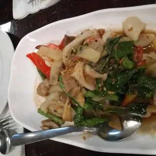 Squid & Shrimp Stir Fry