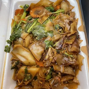 Pad See Yew w/ mock duck takeout