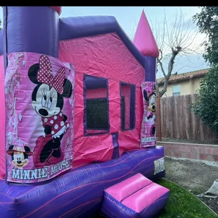 Very good fast service, the jumper was cleaned and was good pricing last minute for my sister birthday party.