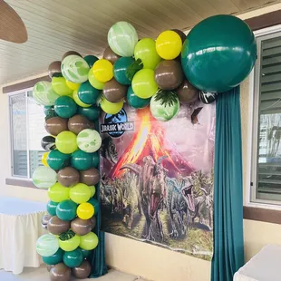 Back drop with balloon garland