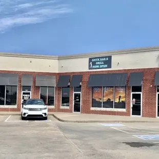 Onyx Bar and Grill