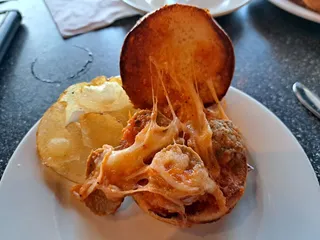 Mandango's Sports Bar & Grill