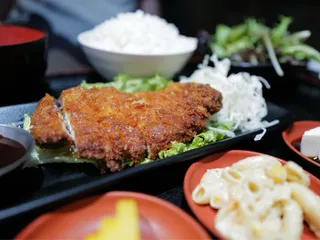 Katsu Ya Ton Ton