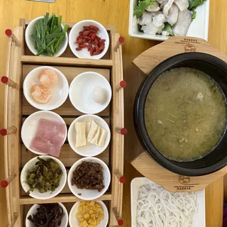No. 6 Fish Fillet with Pickled Cabbage Rice Noodles