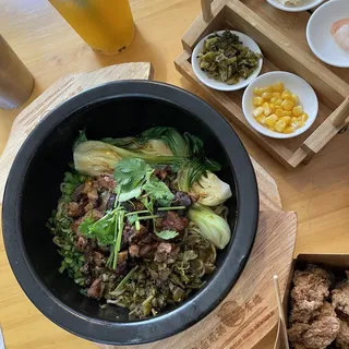 Y5 Yunnan Style Braised Pork Noodles