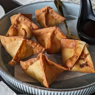 Cream cheese avocado wonton