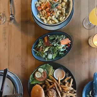 Lobster Mac and chicken sandwich