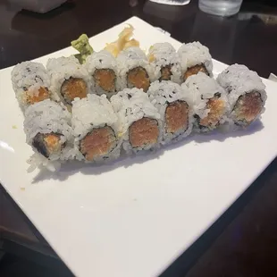 Spicy salmon roll &amp; spicy tuna roll