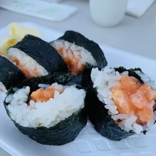 Spicy Salmon Roll