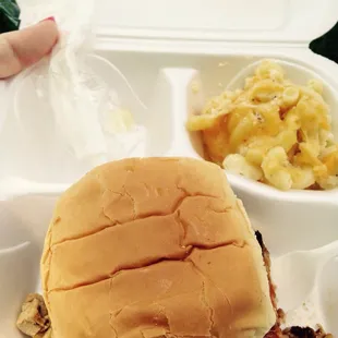 Brisket sandwich with Mac n cheese