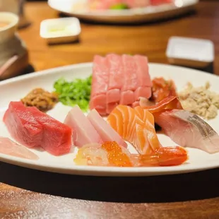 Sashimi deluxe lunch