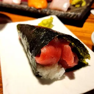 Bluefin hand roll