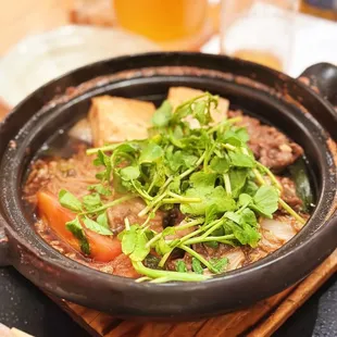 Washu Beef Sukiyaki Nabe - contains thinly sliced Washu beef and vegetables with a soy sauce based original sweet Sukiyaki