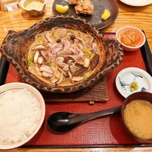 Kamo Jibuni Nabe Set - sliced duck, leek, and mushrooms cooked in a soy sauce based original broth