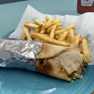 Beef shawarma wrap w/ fries