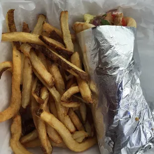 Chicken gyro w fries