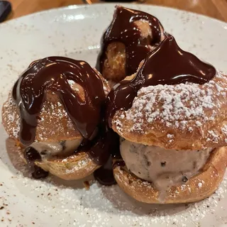 Profiteroles