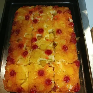 Pineapple upside down cake