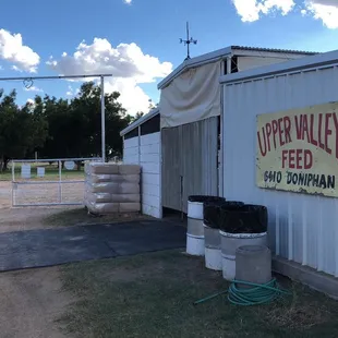 Stall barn 14x14 bedded stalls