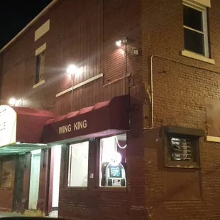 I'm wingking at you right now baby