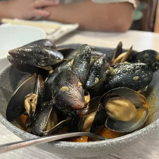 Red Curry Mussels