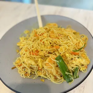 Gluten-free Singapore Rice Noodles dish