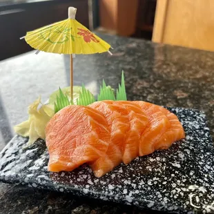 5 Pieces Salmon Sashimi