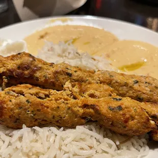 Chicken kafta with rice and Spicy Hummus