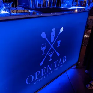 Beautiful logo and mobile bar!