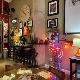 a neon flamingo sign