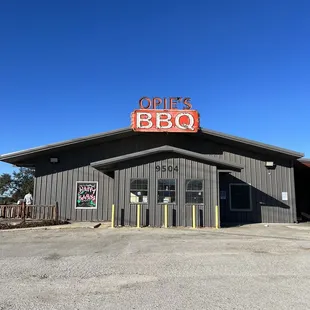 Cute exterior and plenty of seating inside