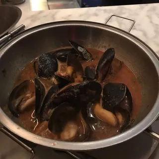 Cataplana Mussels