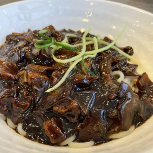 Jia Jang Meyon (TikTok: @justandyvu)