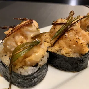 Scallop volcano roll