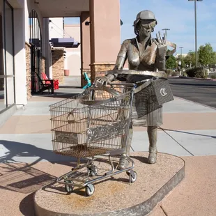 Art outside Oracle Crossings Sprouts store
