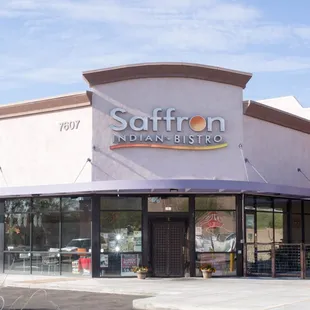 Great food located in the Oracle Crossings shopping center!