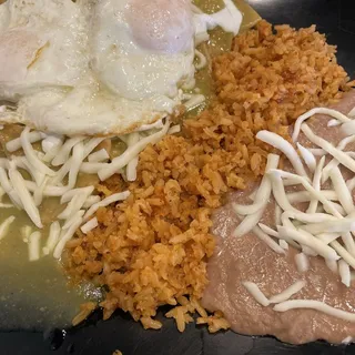 Chilaquiles con Huevos