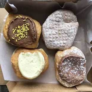 Filled doughnut box
