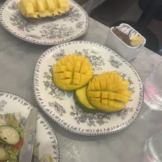 Pineapple Quarter