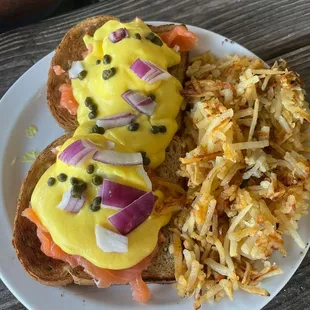 Smoked Salmon Eggs Benedict