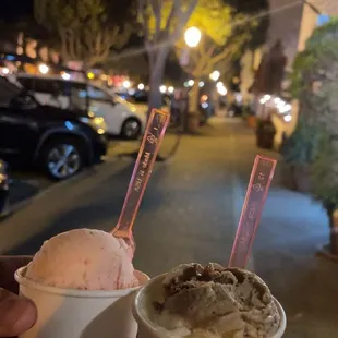 2 kids cups (Strawberry &amp; chocolate coffee/s'mores)