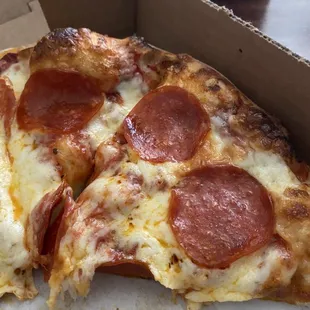 Small pepperoni pizza