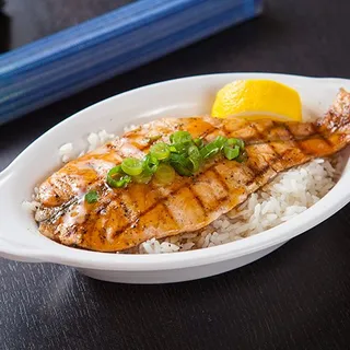 8. Salmon Veggie Bowl